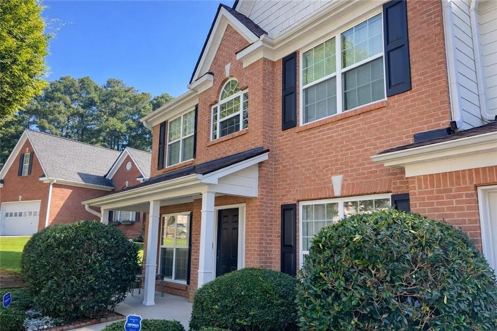 4 bedroom, 3 bathroom, 2,534 sq ft single family residence for sale at 1020 Chandler Ridge Drive, Lawrenceville, GA 30045 — photo 4