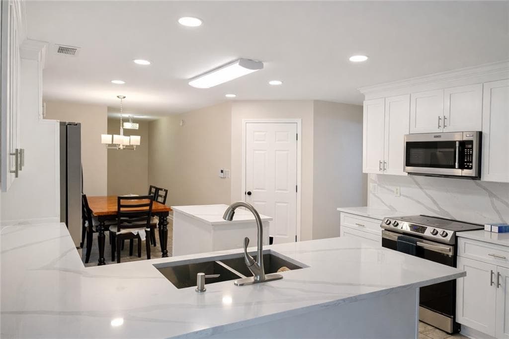 4 bedroom, 3 bathroom, 2,534 sq ft single family residence for sale at 1020 Chandler Ridge Drive, Lawrenceville, GA 30045 — photo 9