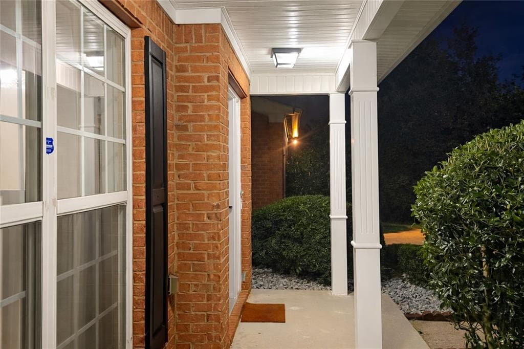 4 bedroom, 3 bathroom, 2,534 sq ft single family residence for sale at 1020 Chandler Ridge Drive, Lawrenceville, GA 30045 — photo 5