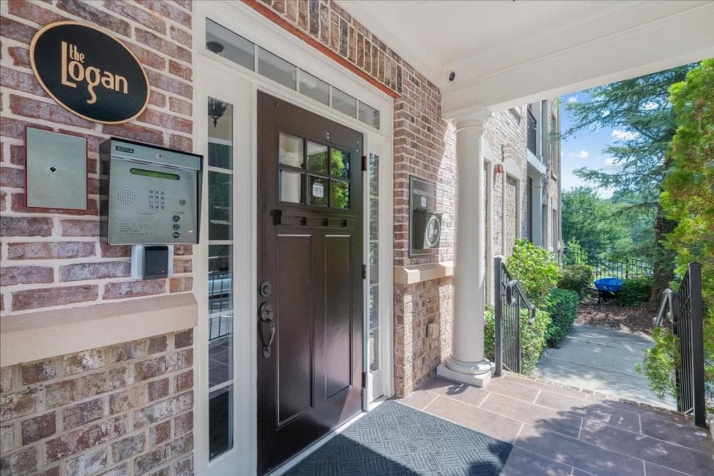 2 bedroom, 2 bathroom, 983 sq ft condominium for rent at 2360 Logan Circle 102, Atlanta, GA 30319 for $2,200 a month — photo 7