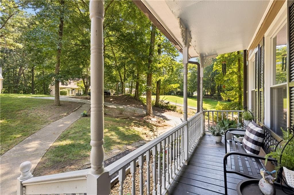 3 bedroom, 3 bathroom, 1,564 sq ft single family residence for sale at 6153 Picketts Ridge, Acworth, GA 30101 — photo 2