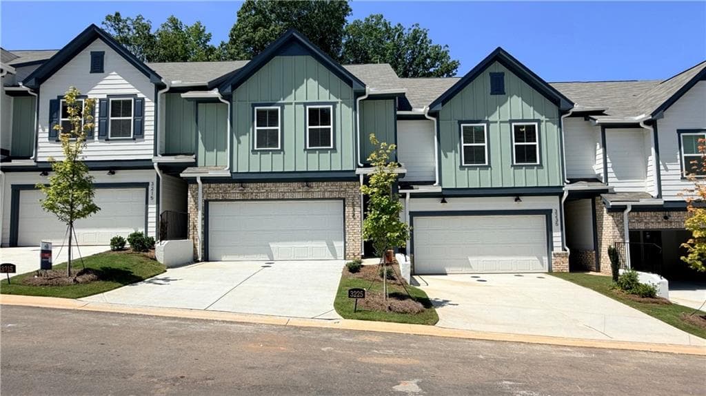 3 bedroom, 3 bathroom, 2,035 sq ft townhouse for rent at 3235 Cherry Grove Way, Cumming, GA 30040 for $2,395 a month — photo 2