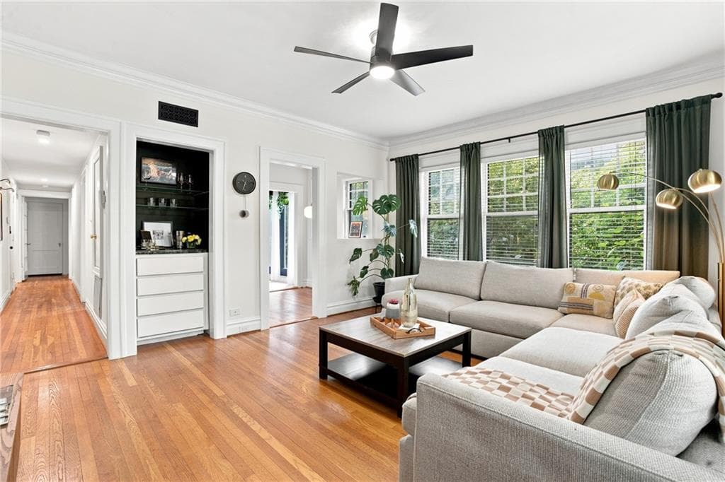2 bedroom, 1 bathroom, 1,044 sq ft condominium for sale at 633 Moreland Avenue 4, Atlanta, GA 30307 — photo 3