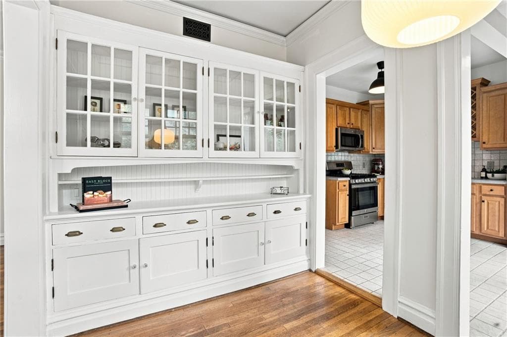 2 bedroom, 1 bathroom, 1,044 sq ft condominium for sale at 633 Moreland Avenue 4, Atlanta, GA 30307 — photo 6