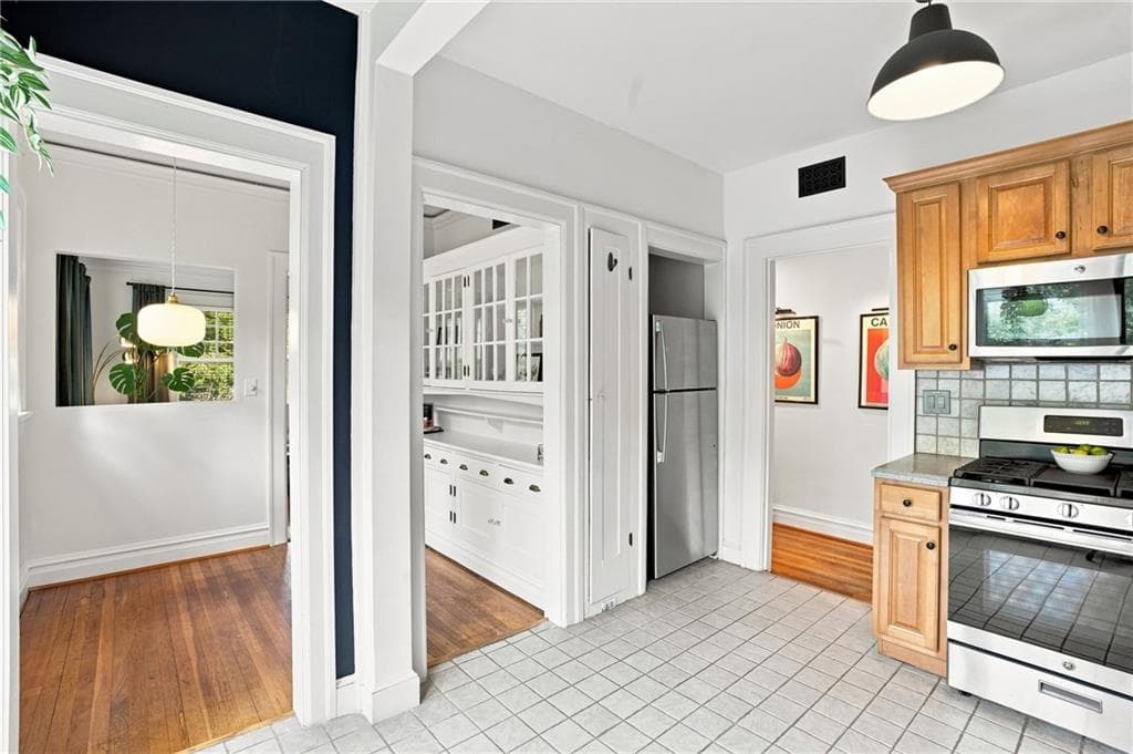 2 bedroom, 1 bathroom, 1,044 sq ft condominium for sale at 633 Moreland Avenue 4, Atlanta, GA 30307 — photo 10