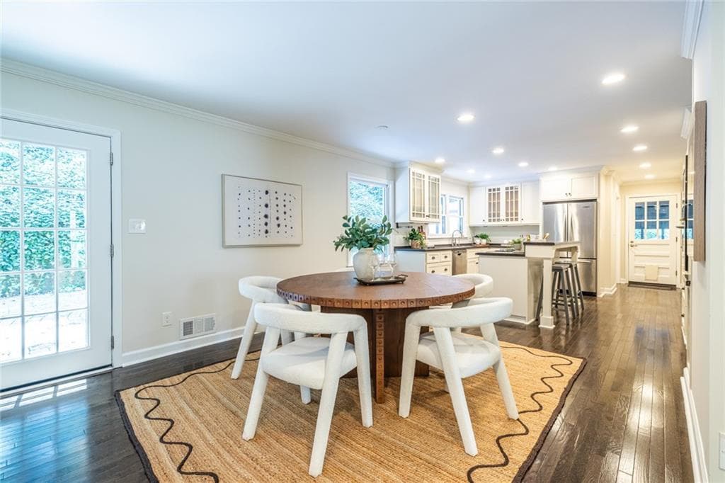 4 bedroom, 3 bathroom, 3,094 sq ft single family residence under contract at 2483 Greenglade Road, Atlanta, GA 30345 — photo 8