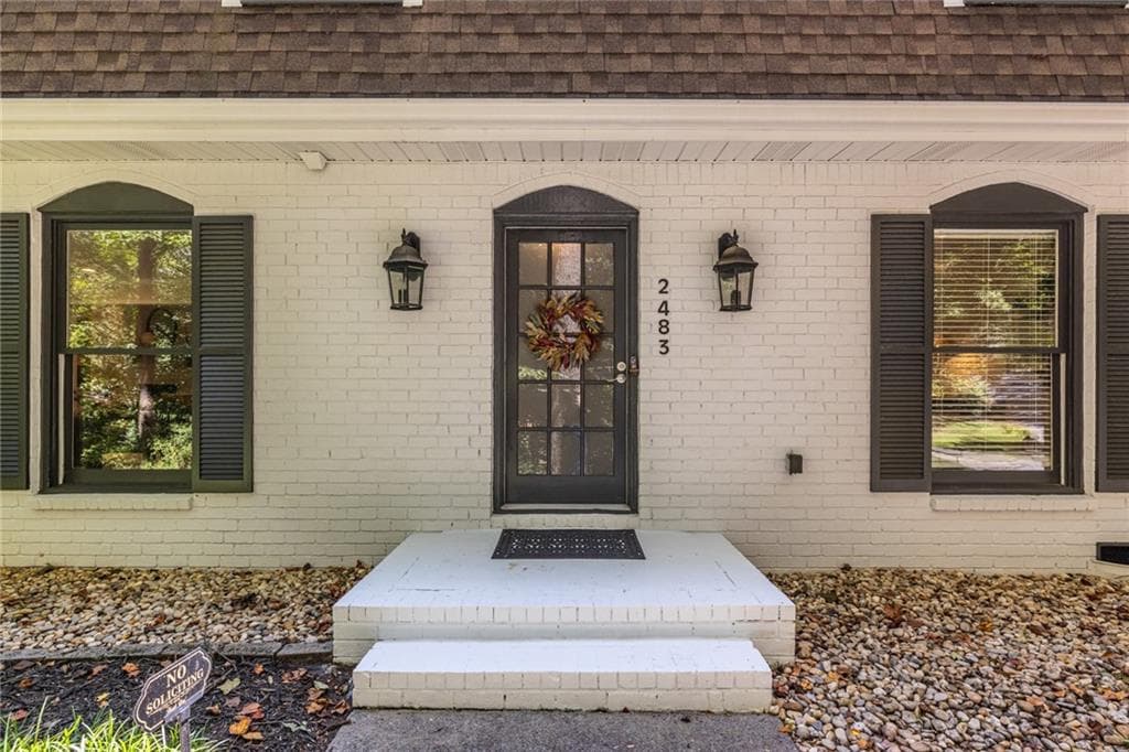4 bedroom, 3 bathroom, 3,094 sq ft single family residence under contract at 2483 Greenglade Road, Atlanta, GA 30345 — photo 2