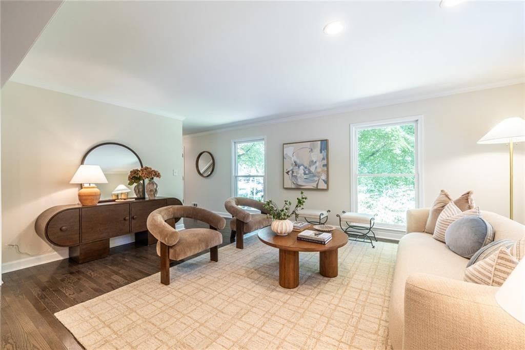 4 bedroom, 3 bathroom, 3,094 sq ft single family residence under contract at 2483 Greenglade Road, Atlanta, GA 30345 — photo 4