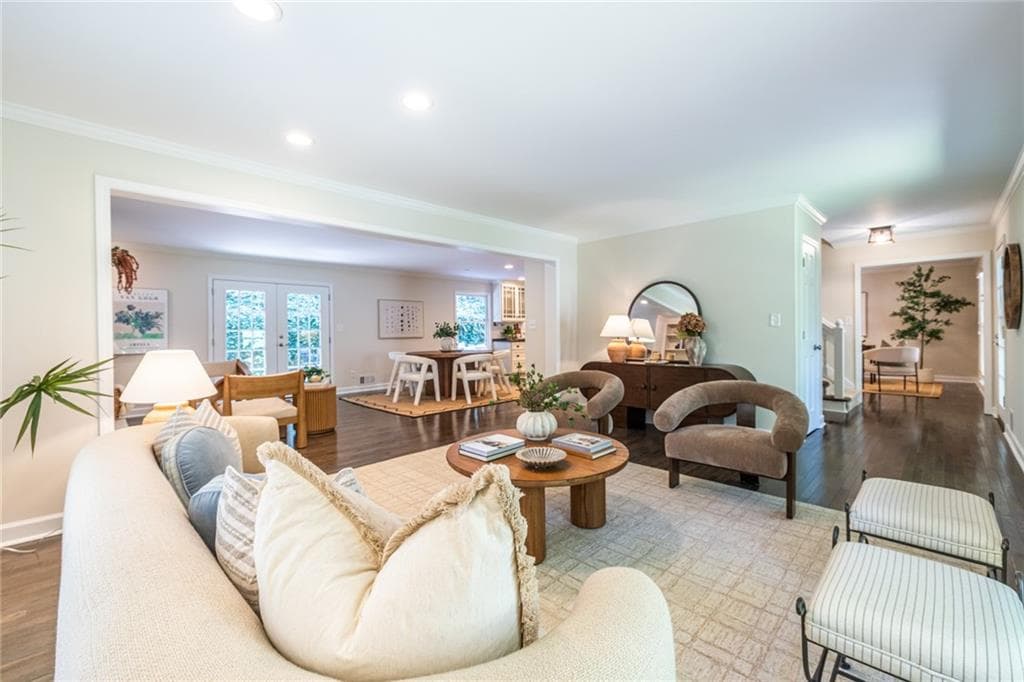 4 bedroom, 3 bathroom, 3,094 sq ft single family residence under contract at 2483 Greenglade Road, Atlanta, GA 30345 — photo 5