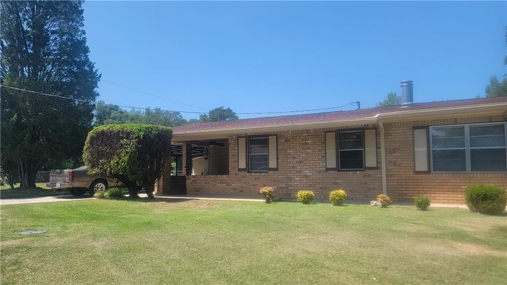 4 bedroom, 2 bathroom, 1,656 sq ft single family residence under contract at 5921 John Street, Austell, GA 30106 — photo 3