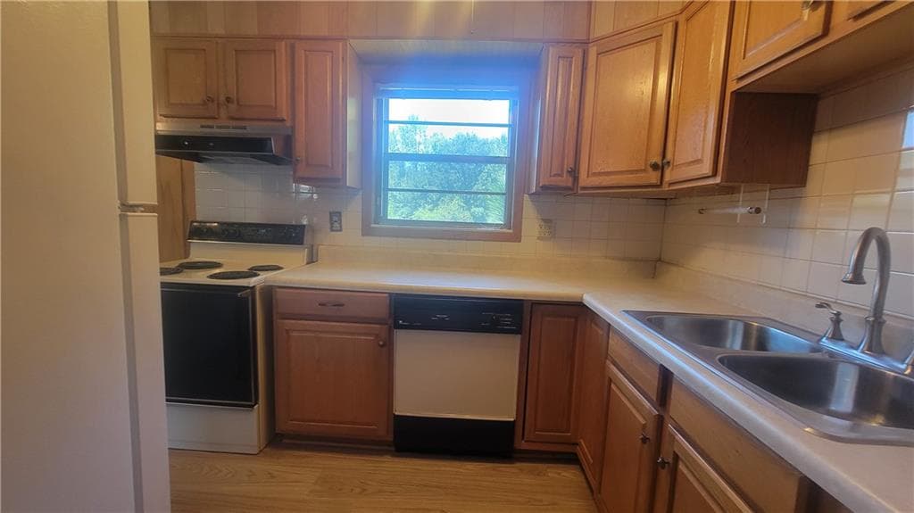 4 bedroom, 2 bathroom, 1,656 sq ft single family residence under contract at 5921 John Street, Austell, GA 30106 — photo 7