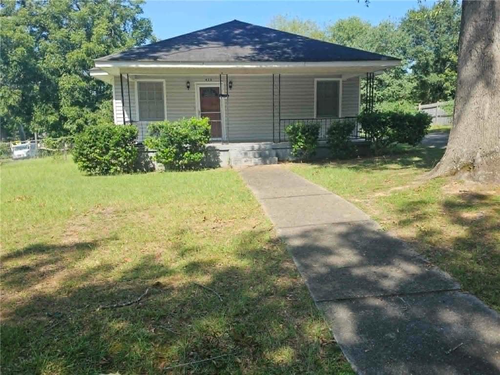 3 bedroom, 2 bathroom, 1,120 sq ft single family residence for sale at 428 Line Street, Cedartown, GA 30125 — photo 2