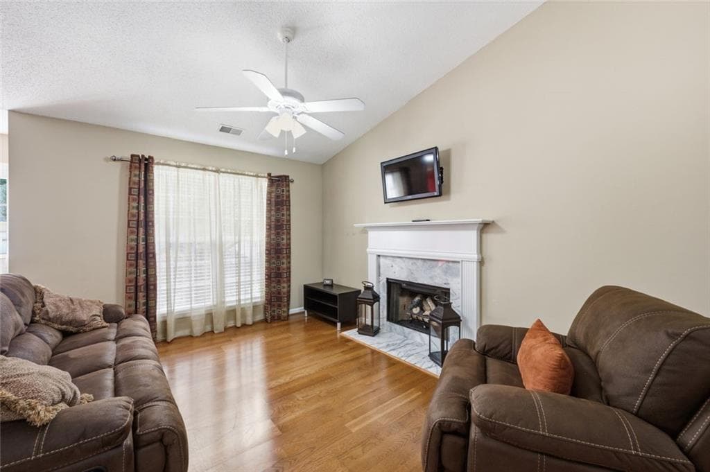 3 bedroom, 2 bathroom, 1,611 sq ft single family residence under contract at 1784 Fort Shawnee Trace, Dacula, GA 30019 — photo 5