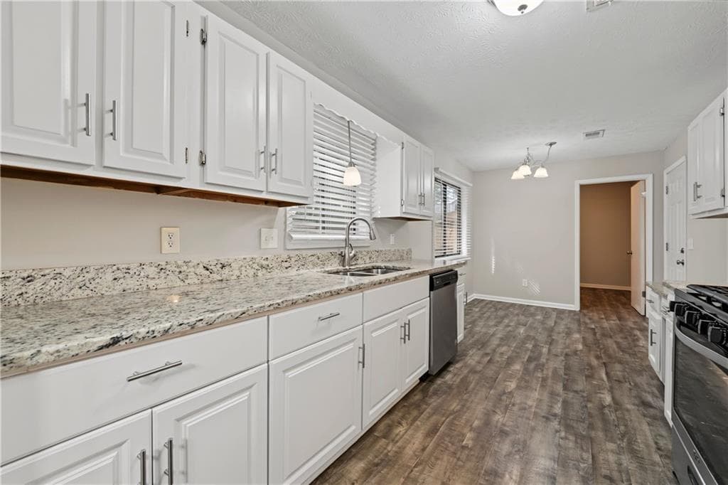 3 bedroom, 2 bathroom, 1,360 sq ft single family residence for sale at 2692 Ansley Way, Lawrenceville, GA 30044 — photo 6