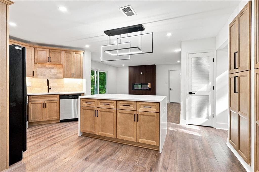 4 bedroom, 3 bathroom, 2,142 sq ft single family residence for sale at 4840 Terrace Green Trace, Stone Mountain, GA 30088 — photo 8
