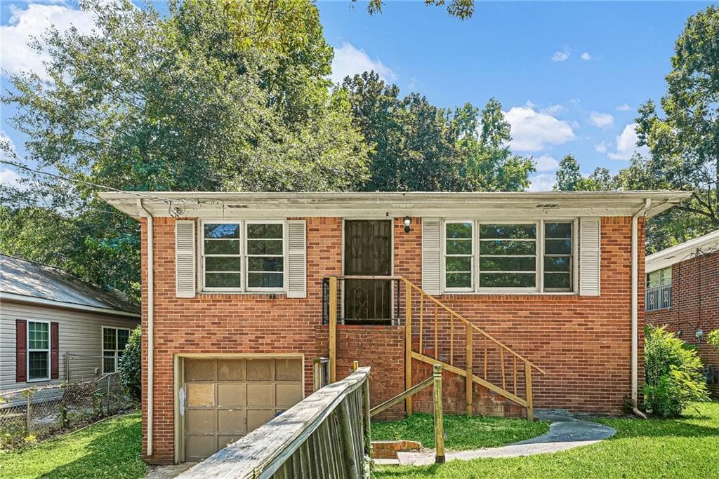4 bedroom, 2 bathroom, 1,488 sq ft single family residence for sale at 1329 Nash Road, Atlanta, GA 30331