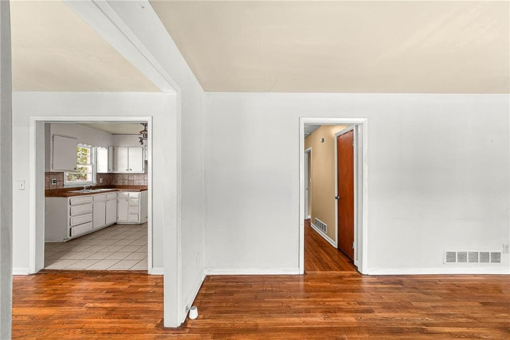 4 bedroom, 2 bathroom, 1,488 sq ft single family residence for sale at 1329 Nash Road, Atlanta, GA 30331 — photo 4