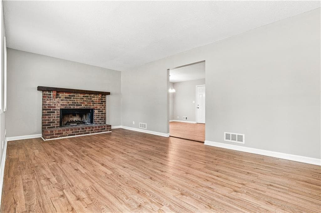 3 bedroom, 2 bathroom, 1,212 sq ft single family residence for sale at 3824 Wyntuck Circle, Kennesaw, GA 30152 — photo 3