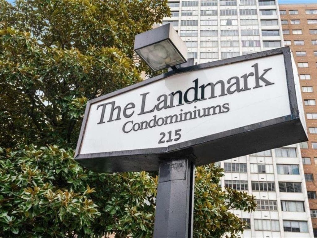 10 bedroom, 1 bathroom, 850 sq ft condominium for sale at 215 Piedmont Avenue NE 702, Atlanta, GA 30308 — photo 3