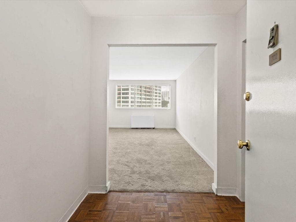 10 bedroom, 1 bathroom, 850 sq ft condominium for sale at 215 Piedmont Avenue NE 702, Atlanta, GA 30308 — photo 8