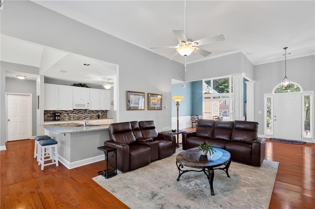 3 bedroom, 3 bathroom, 2,666 sq ft single family residence under contract at 3171 Amesbury Way, Duluth, GA 30096 — photo 5