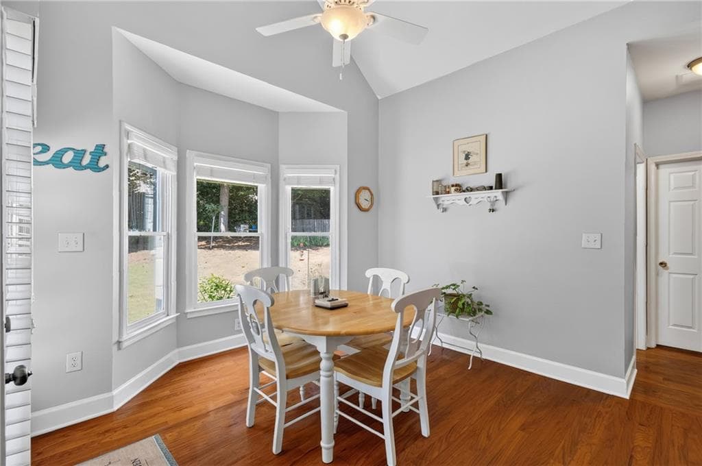 3 bedroom, 3 bathroom, 2,666 sq ft single family residence under contract at 3171 Amesbury Way, Duluth, GA 30096 — photo 9