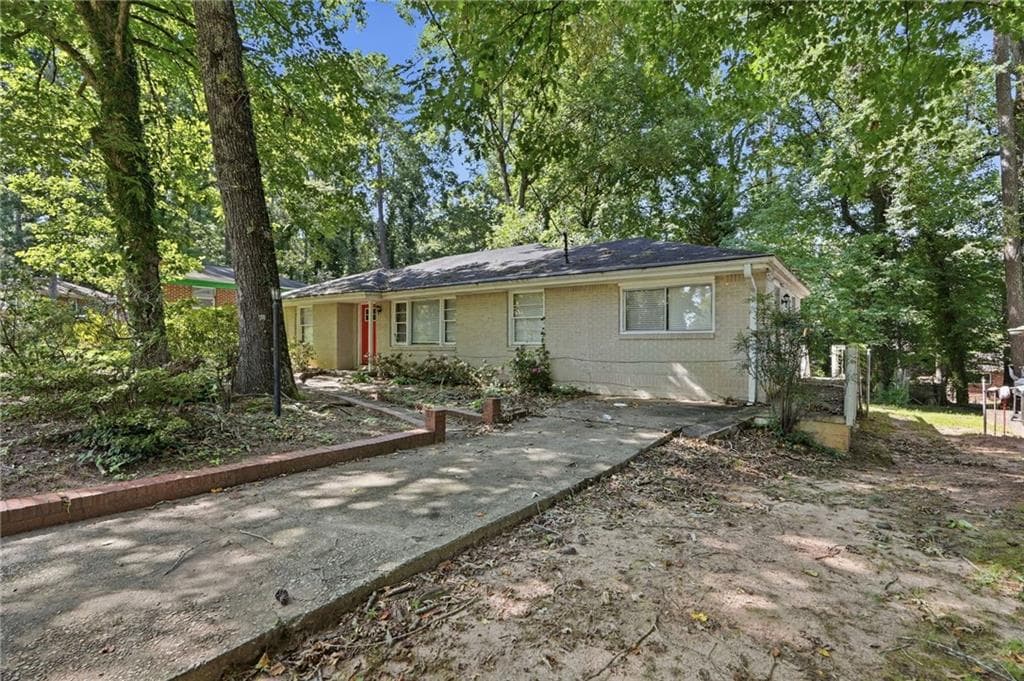 3 bedroom, 1 bathroom, 1,454 sq ft single family residence for sale at 1923 Rosewood Road, Decatur, GA 30032 — photo 3