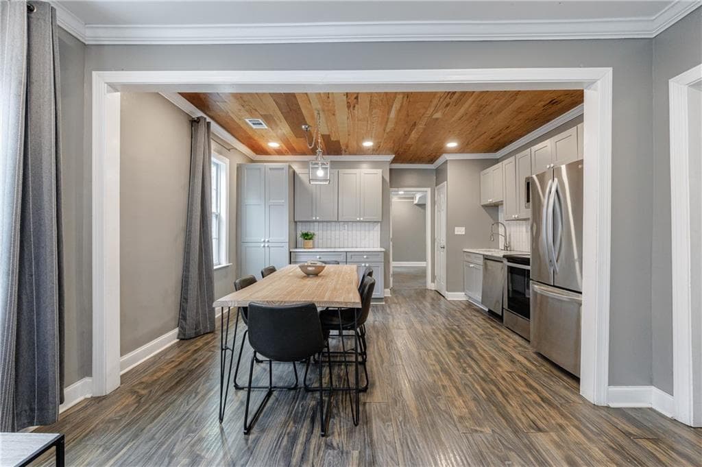 3 bedroom, 2 bathroom, 1,211 sq ft single family residence for sale at 1012 Westmoor Drive, Atlanta, GA 30314