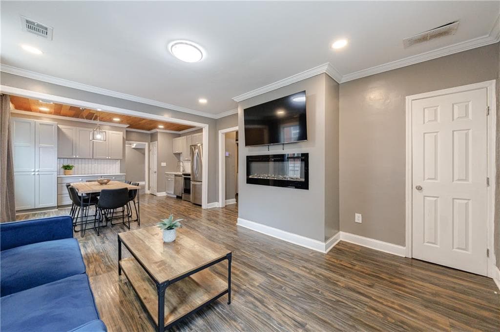 3 bedroom, 2 bathroom, 1,211 sq ft single family residence for sale at 1012 Westmoor Drive, Atlanta, GA 30314 — photo 4
