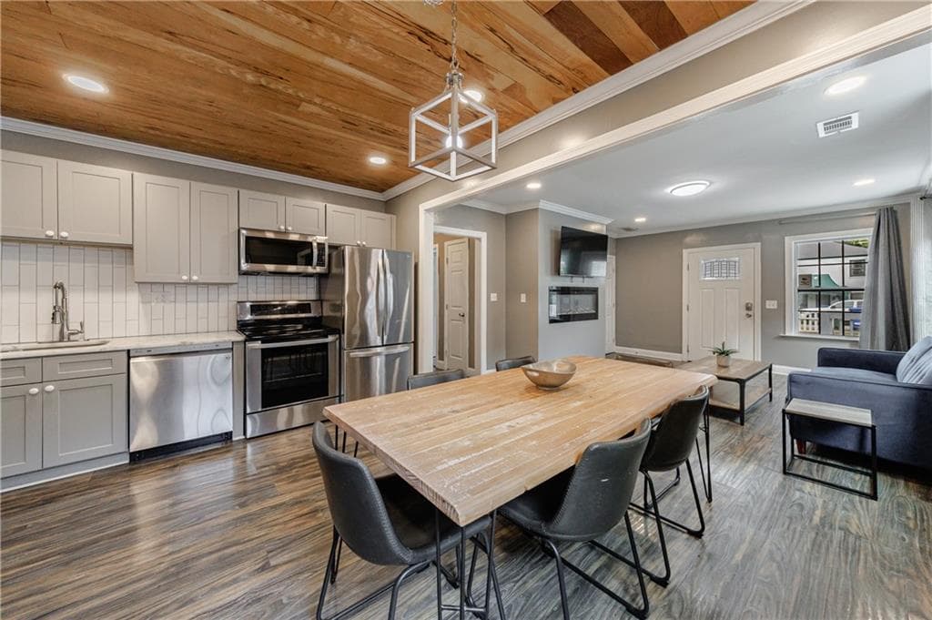 3 bedroom, 2 bathroom, 1,211 sq ft single family residence for sale at 1012 Westmoor Drive, Atlanta, GA 30314 — photo 9