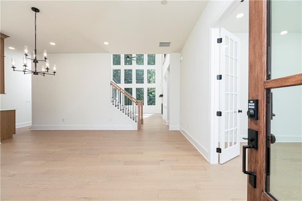 5 bedroom, 6 bathroom, 3,545 sq ft single family residence under contract at 7440 Trotting Trail, Cumming, GA 30040 — photo 4