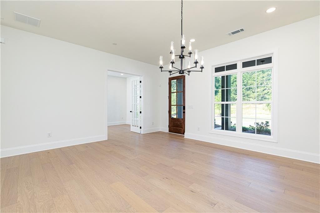 5 bedroom, 6 bathroom, 3,545 sq ft single family residence under contract at 7440 Trotting Trail, Cumming, GA 30040 — photo 5