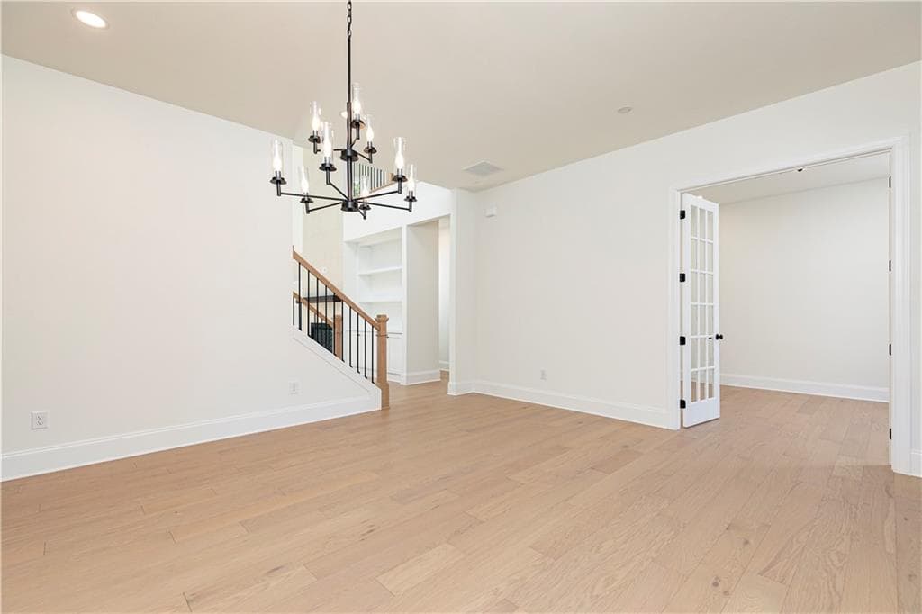 5 bedroom, 6 bathroom, 3,545 sq ft single family residence under contract at 7440 Trotting Trail, Cumming, GA 30040 — photo 6