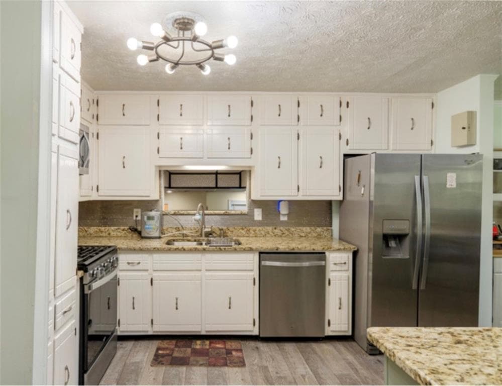 4 bedroom, 5 bathroom, 2,940 sq ft single family residence under contract at 1239 Country Pine Drive, Ellenwood, GA 30294 — photo 5
