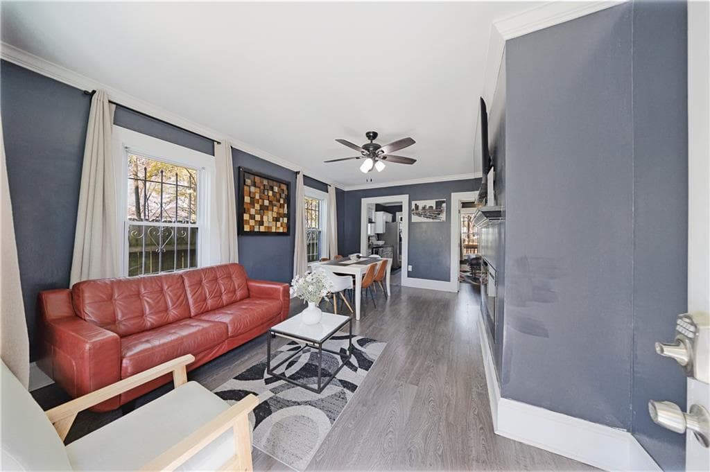 3 bedroom, 2 bathroom, 1,026 sq ft single family residence for sale at 965 Mayson Turner Road, Atlanta, GA 30314 — photo 2