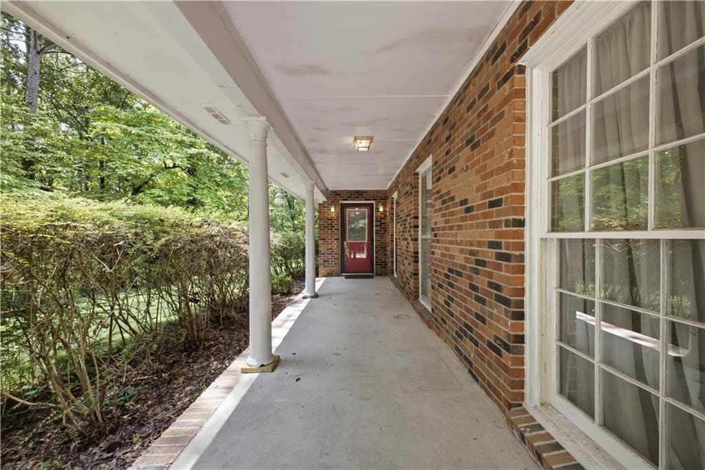 3 bedroom, 3 bathroom, 2,023 sq ft single family residence for sale at 571 Frontier Circle, Summerville, GA 30747 — photo 4