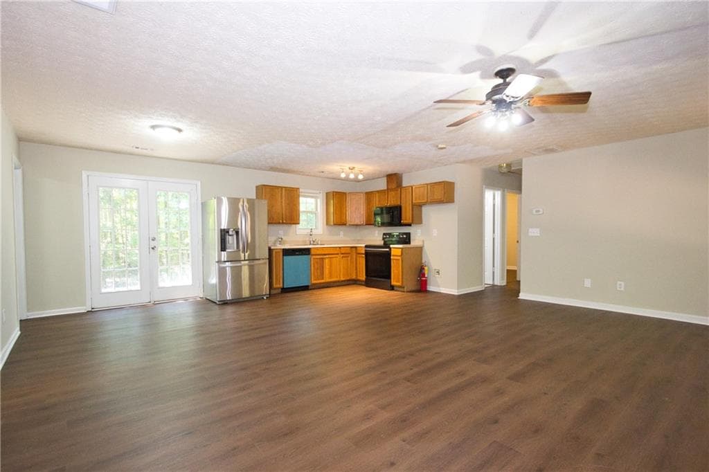 3 bedroom, 2 bathroom, 1,325 sq ft single family residence for rent at 75 Robin Hood Road, Covington, GA 30014 for $1,575 a month — photo 4