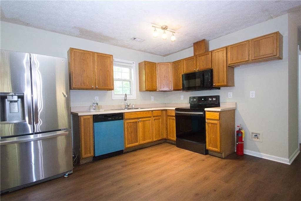 3 bedroom, 2 bathroom, 1,325 sq ft single family residence for rent at 75 Robin Hood Road, Covington, GA 30014 for $1,575 a month — photo 5