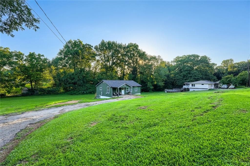 1 bedroom, 1 bathroom, 864 sq ft single family residence under contract at 626 Mitchell Drive, Marietta, GA 30066 — photo 6