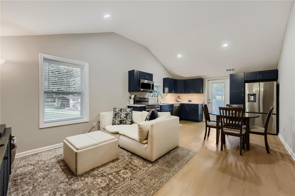 1 bedroom, 1 bathroom, 864 sq ft single family residence under contract at 626 Mitchell Drive, Marietta, GA 30066 — photo 9