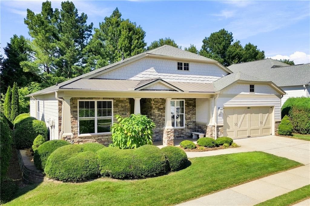 2 bedroom, 2 bathroom, 2,190 sq ft single family residence for sale at 637 Laurel Crossing, Canton, GA 30114 — photo 2