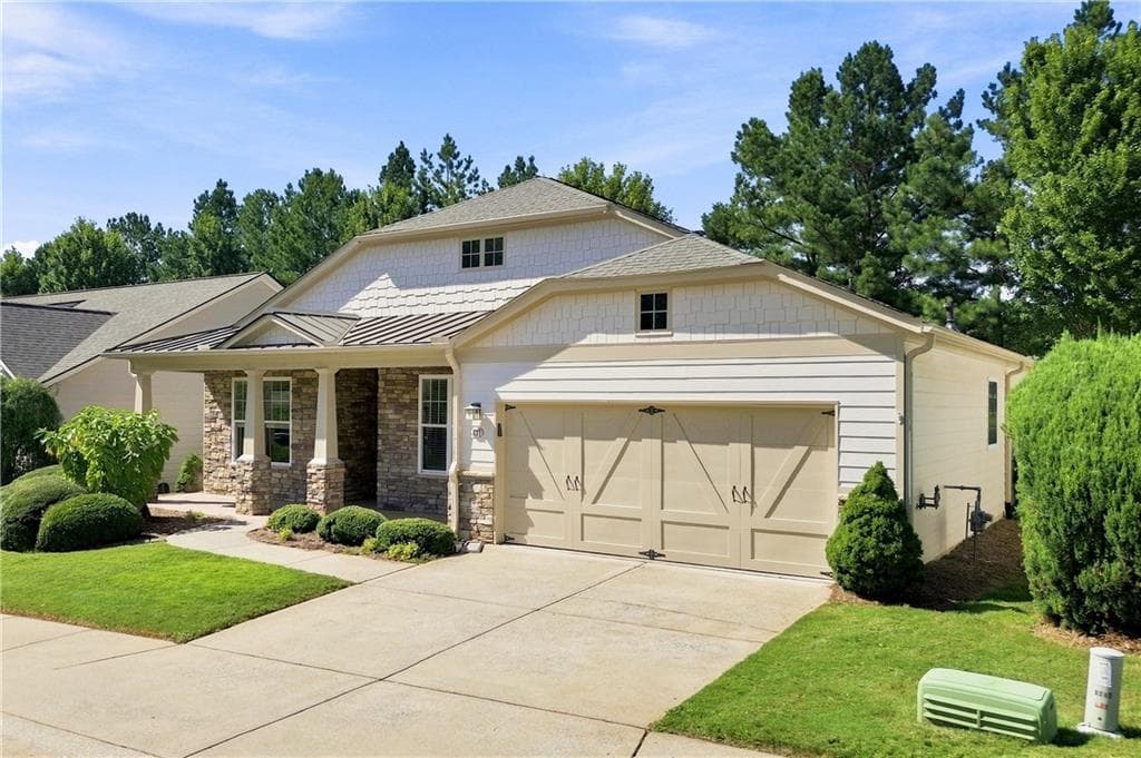 2 bedroom, 2 bathroom, 2,190 sq ft single family residence for sale at 637 Laurel Crossing, Canton, GA 30114 — photo 3