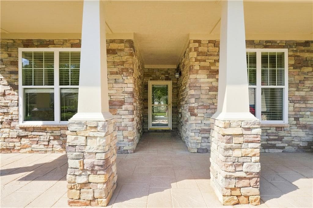 2 bedroom, 2 bathroom, 2,190 sq ft single family residence for sale at 637 Laurel Crossing, Canton, GA 30114 — photo 5