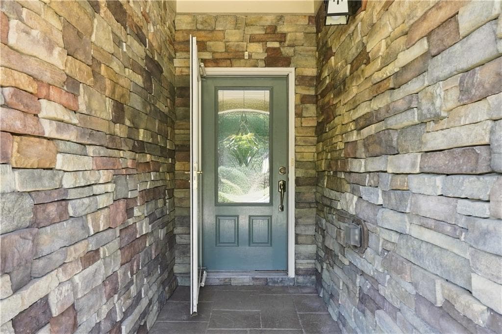 2 bedroom, 2 bathroom, 2,190 sq ft single family residence for sale at 637 Laurel Crossing, Canton, GA 30114 — photo 7