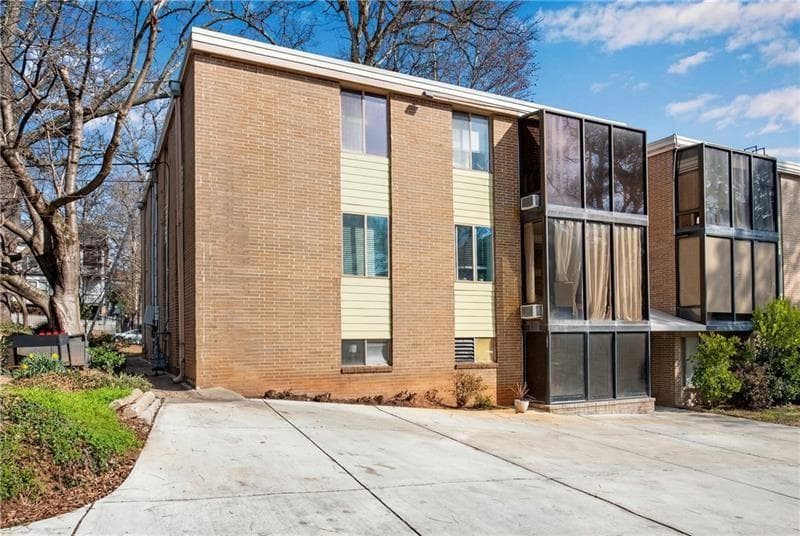 1 bedroom, 1 bathroom, 650 sq ft condominium for sale at 345 7th Street 4, Atlanta, GA 30308 — photo 4