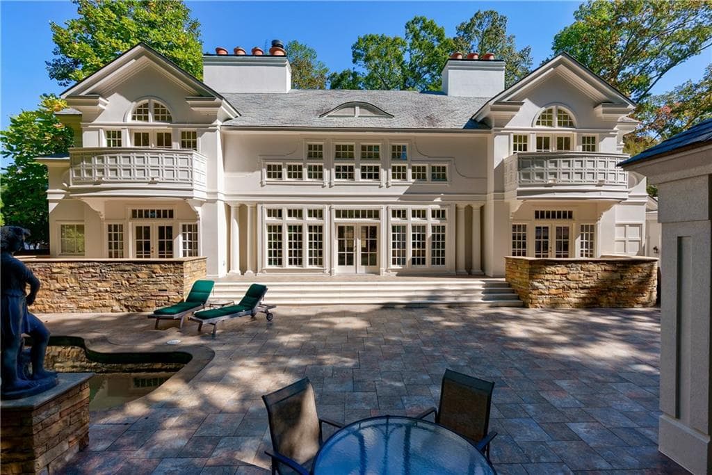 4 bedroom, 8 bathroom, 6,814 sq ft single family residence for sale at 6655 Sweetwater Point, Flowery Branch, GA 30542 — photo 4