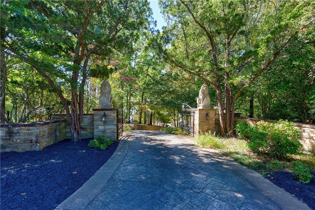 4 bedroom, 8 bathroom, 6,814 sq ft single family residence for sale at 6655 Sweetwater Point, Flowery Branch, GA 30542 — photo 9