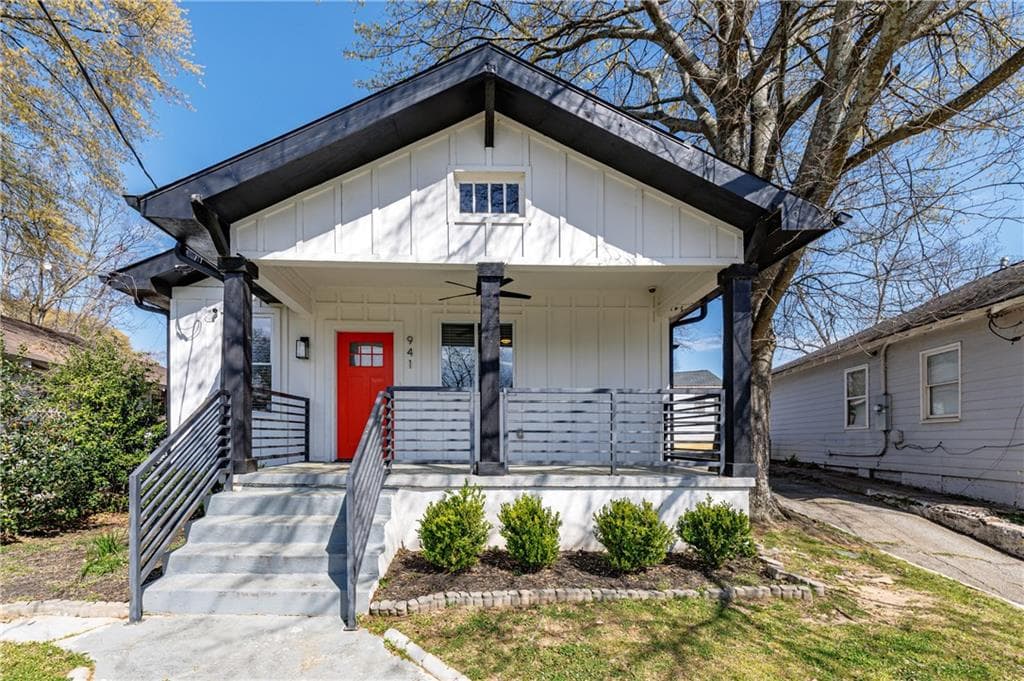 4 bedroom, 3 bathroom, 2,107 sq ft single family residence for sale at 941 Ashby Circle, Atlanta, GA 30314