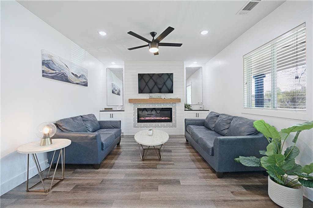 4 bedroom, 3 bathroom, 2,107 sq ft single family residence for sale at 941 Ashby Circle, Atlanta, GA 30314 — photo 6