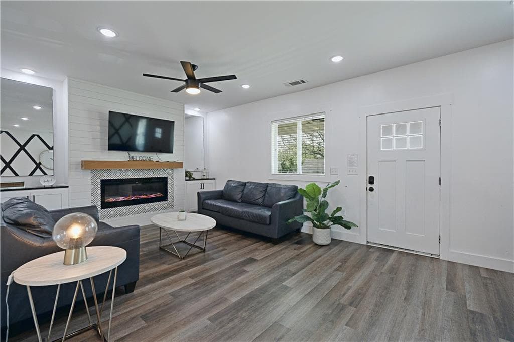 4 bedroom, 3 bathroom, 2,107 sq ft single family residence for sale at 941 Ashby Circle, Atlanta, GA 30314 — photo 7